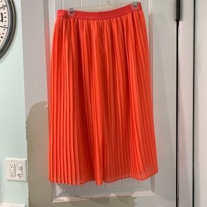 Pleated midi skirt